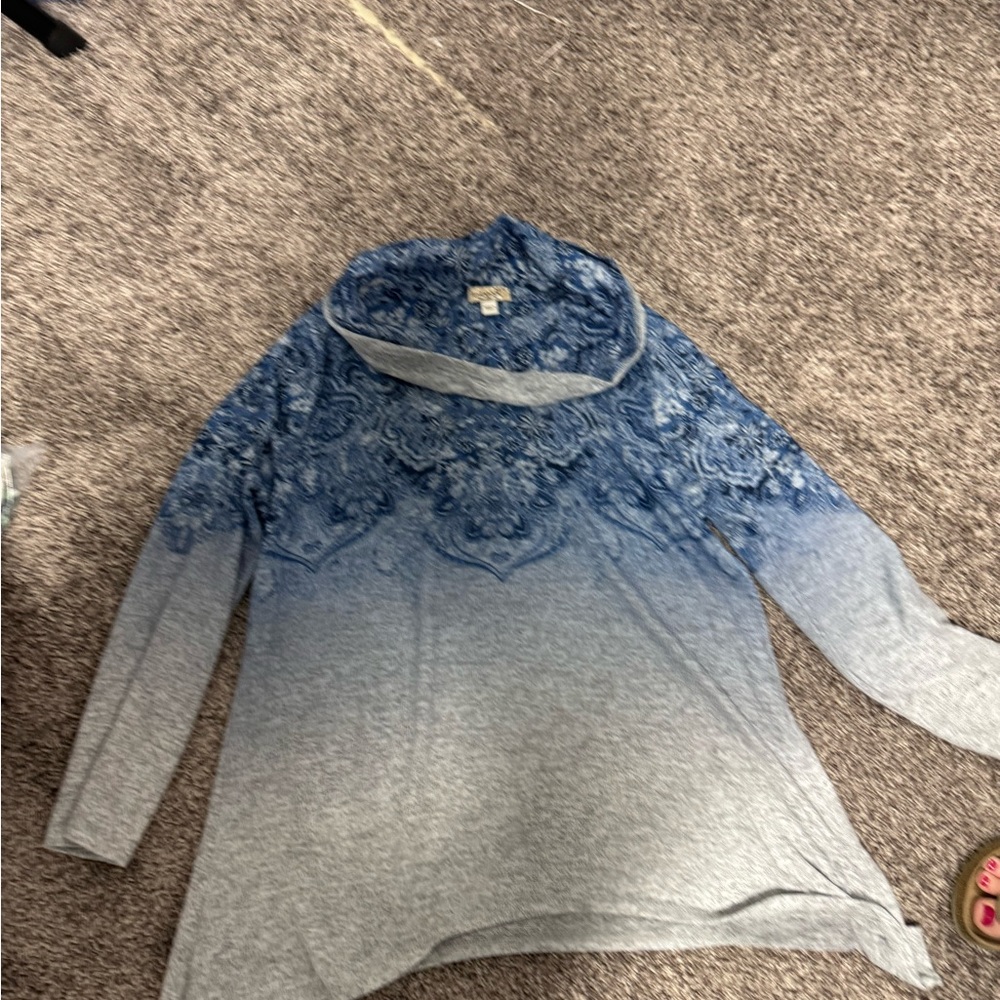 ONE WORLD Floral Blue and White Top